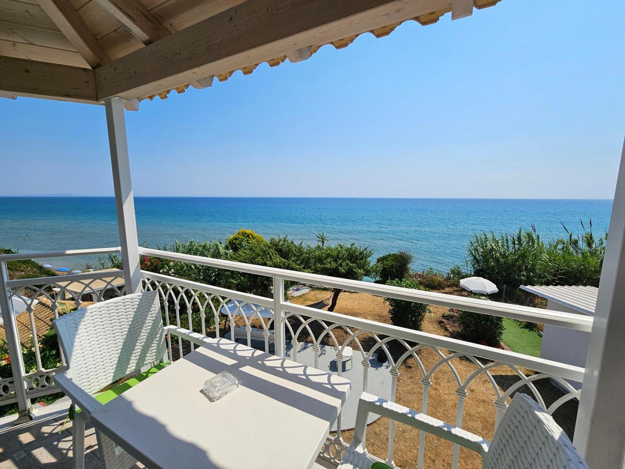 Leta Apartments Агиос-Георгиос Экстерьер фото